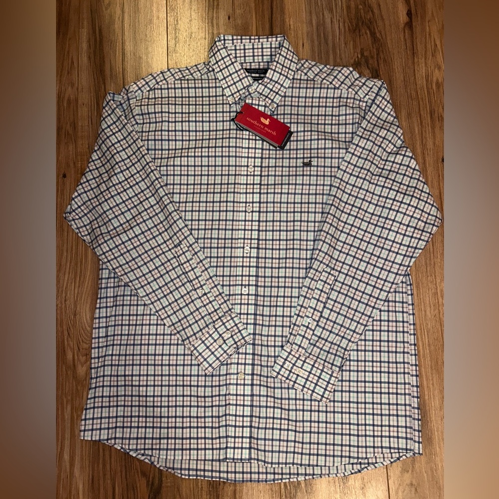 BRAND NEW WITH TAGS Southern Marsh Performance Button Down Shirt Large
